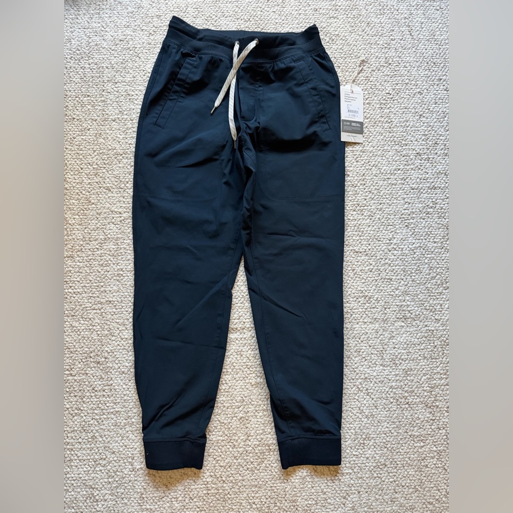 Vuori Men's Navy Blue Joggers Sweatpants
